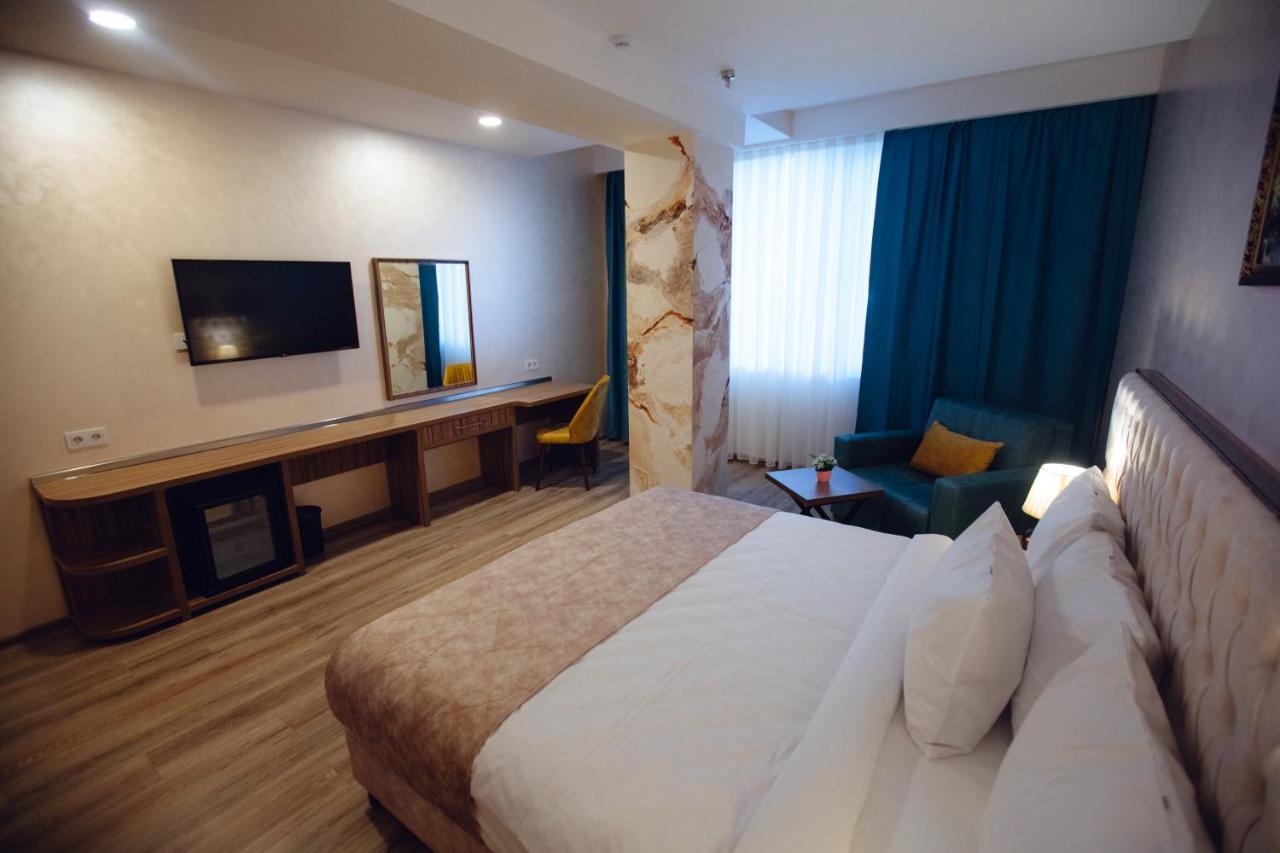 La Corne Hotel Баку Екстериор снимка