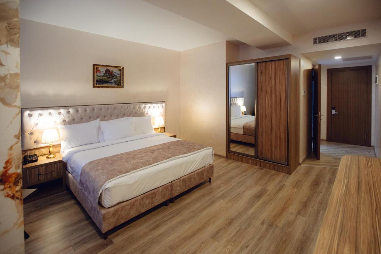 La Corne Hotel Баку Екстериор снимка