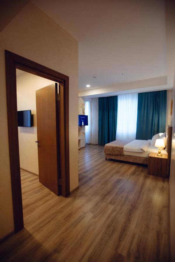 La Corne Hotel Баку Екстериор снимка